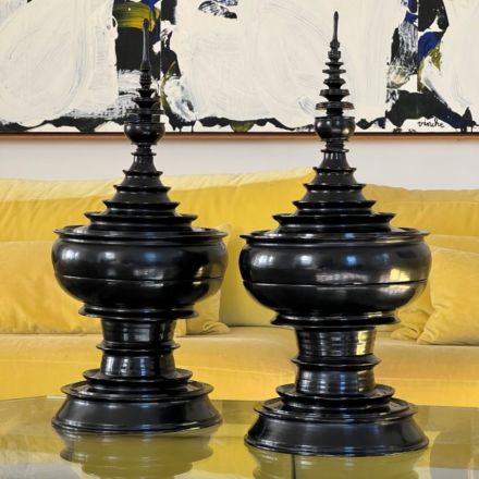 Black lacquered offering bowls 