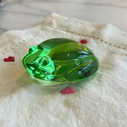 Green frog paperweight Val Saint Lambert