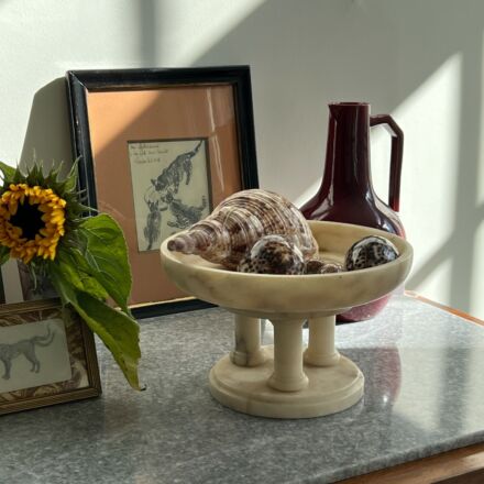 Tazza in white marble