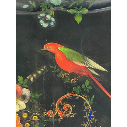 Handbeschilderd gecontourneerd dienblad met bloemen- en vogelmotief